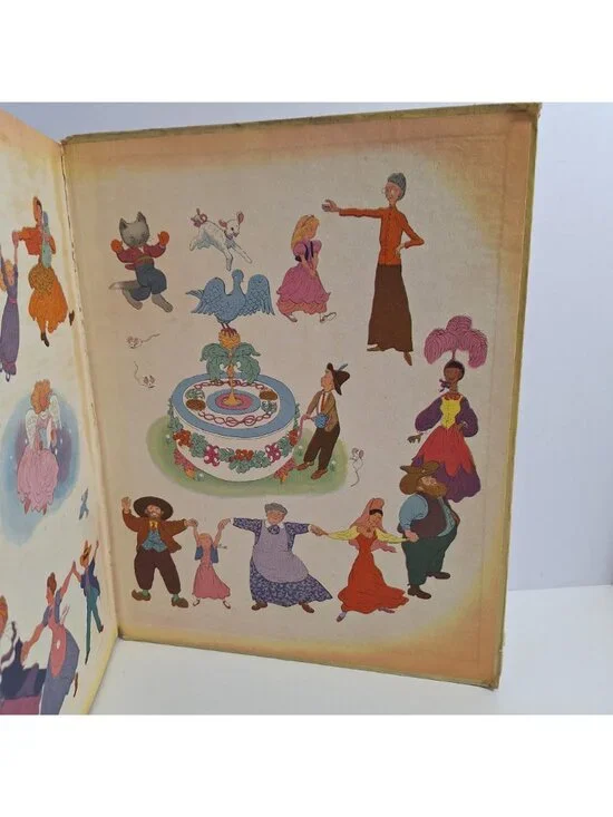 The Golden Song Book 1945 60 Favorite Singing Games Hardcover Illustrated Music - Picture 15 of 16